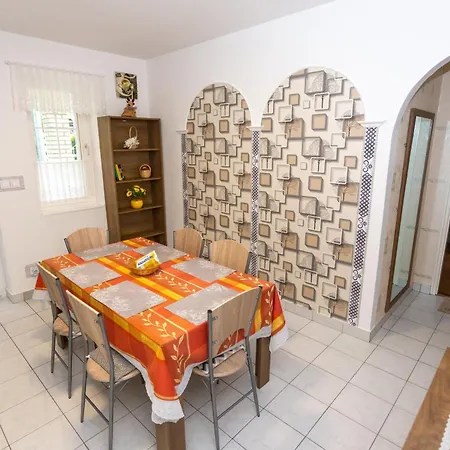 Dio Apartment *